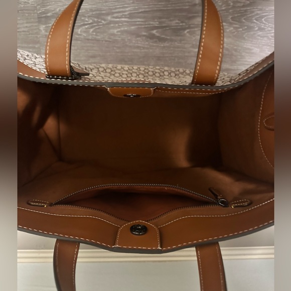 Coach Field Tote 40 In Micro Signature Jacquard - Picture 4 of 8